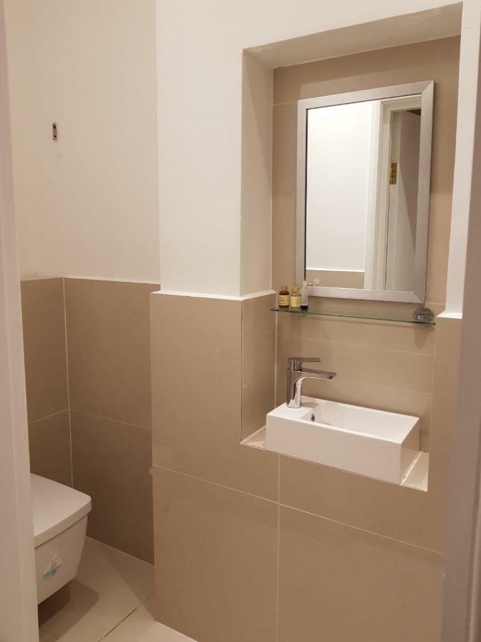 Tourian Lounge Hotel Лондон Екстер'єр фото